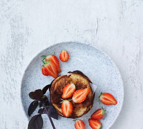 Fuldkornspandekager med ricotta og blå birkes