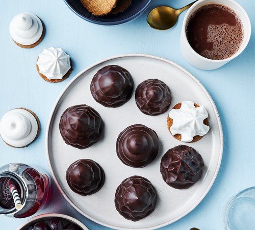 Flødebolle med kaffekaramel og valnødder