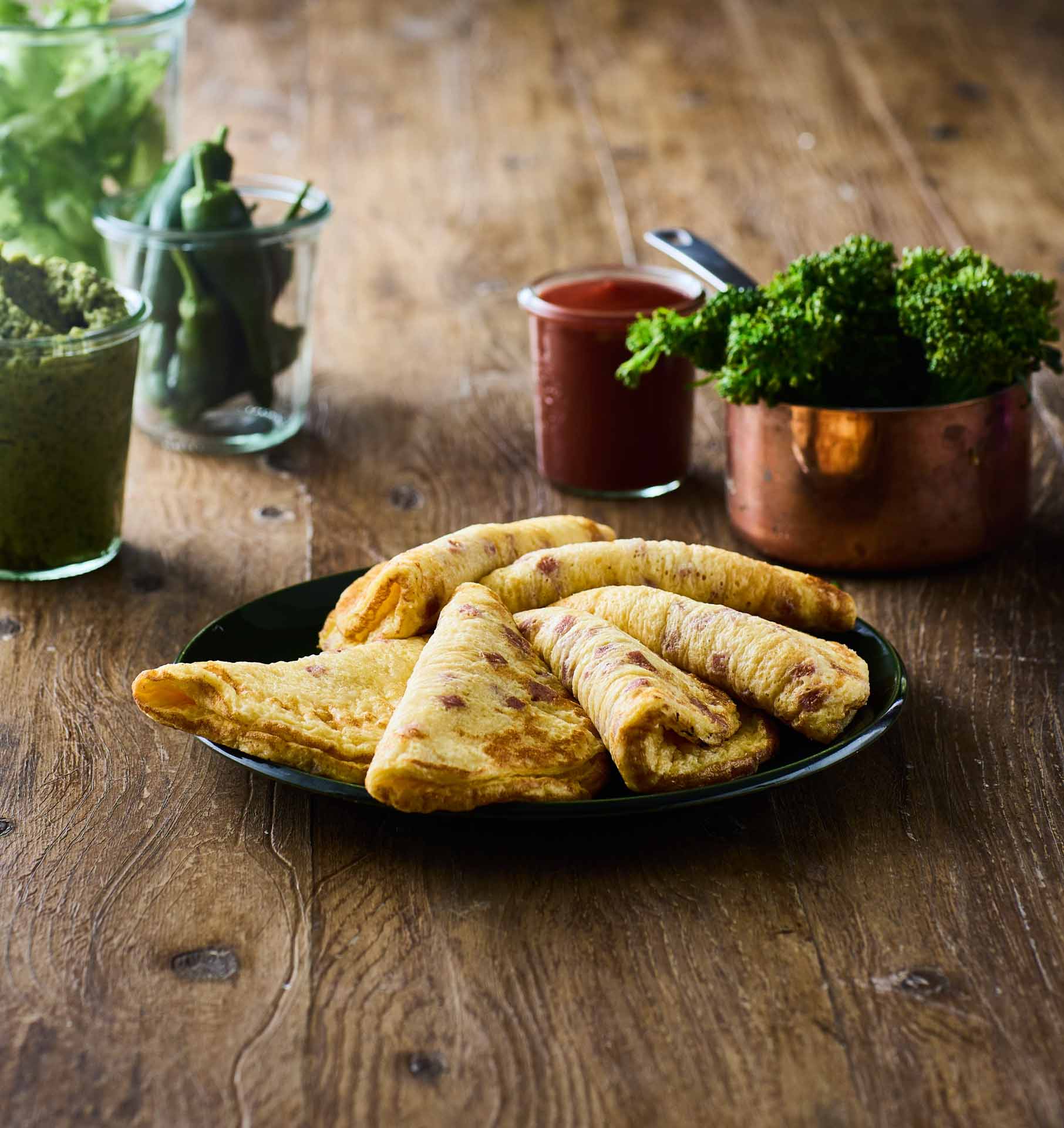 50 OMELETTER, SKINKE OG OST