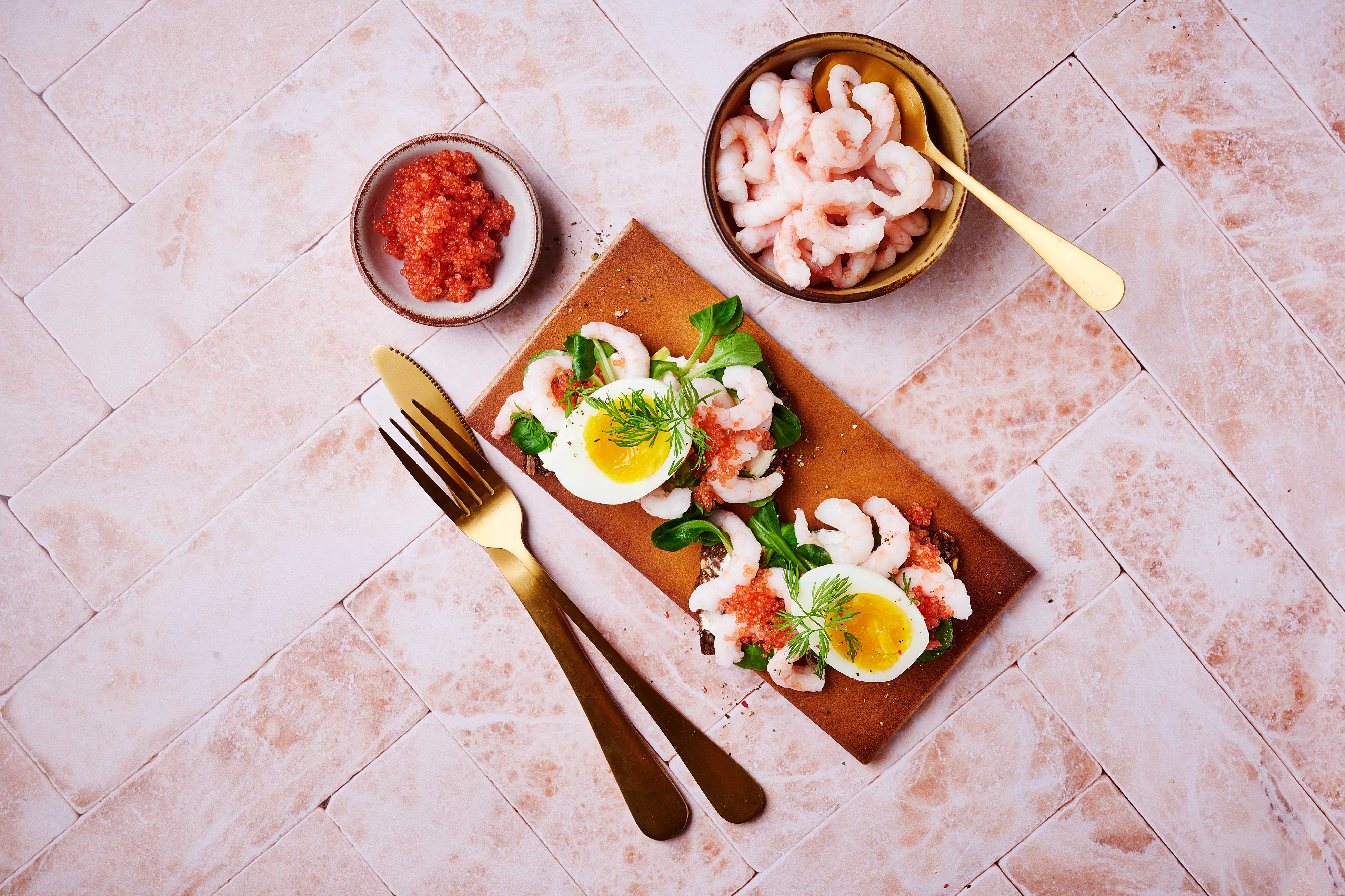 2 KG KOGTE PILLEDE ØKO ÆG I LAGE