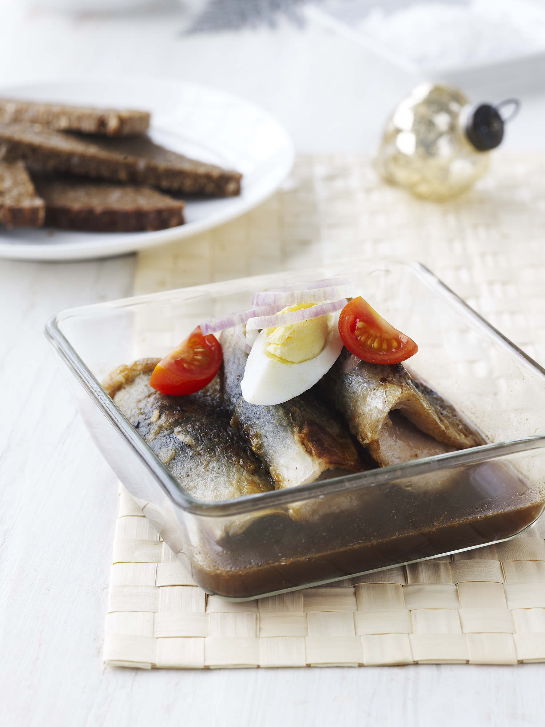 Stegte sild med mangochutney i eddike