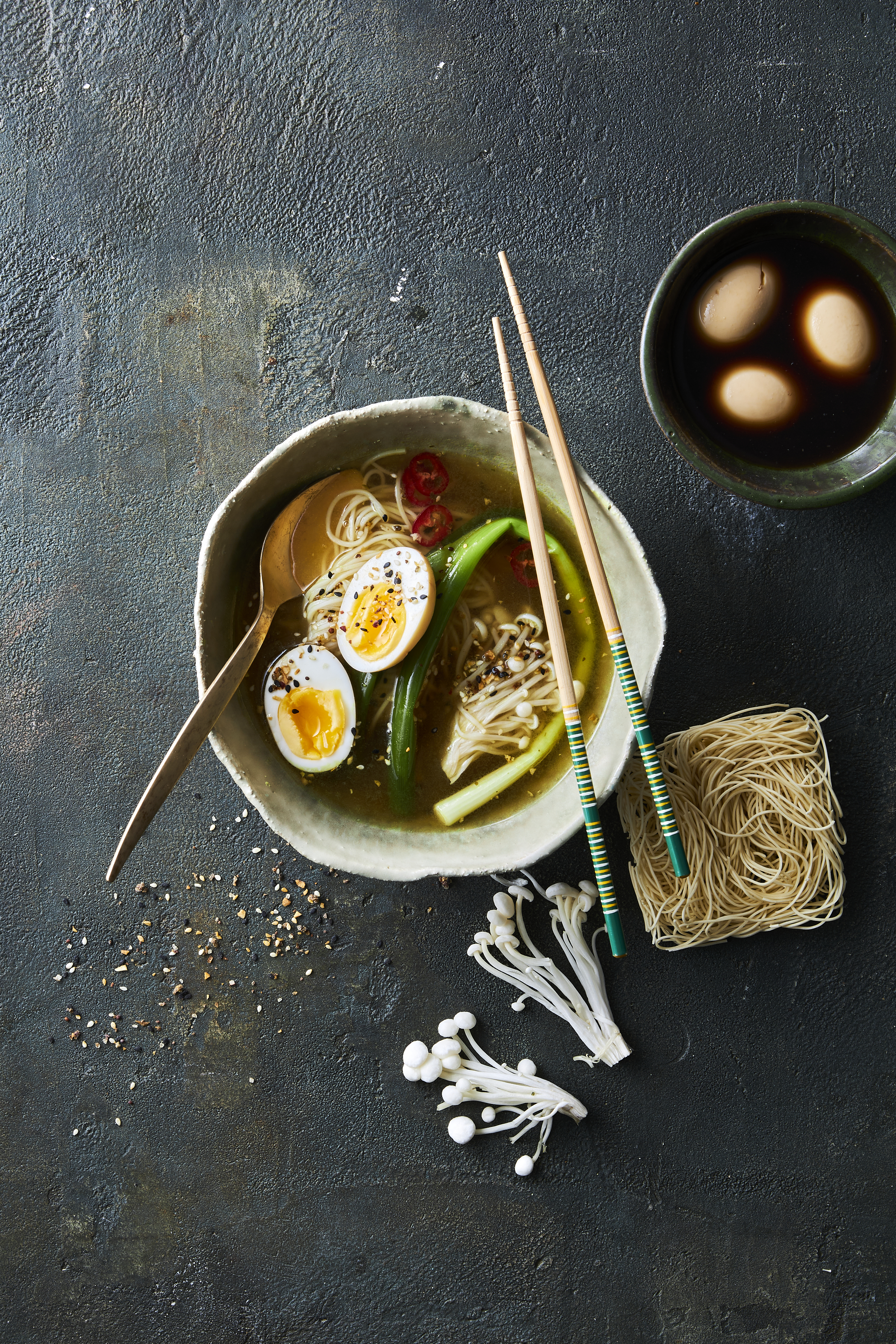 80 KOGTE PILLEDE SKRABEÆG I LAGE