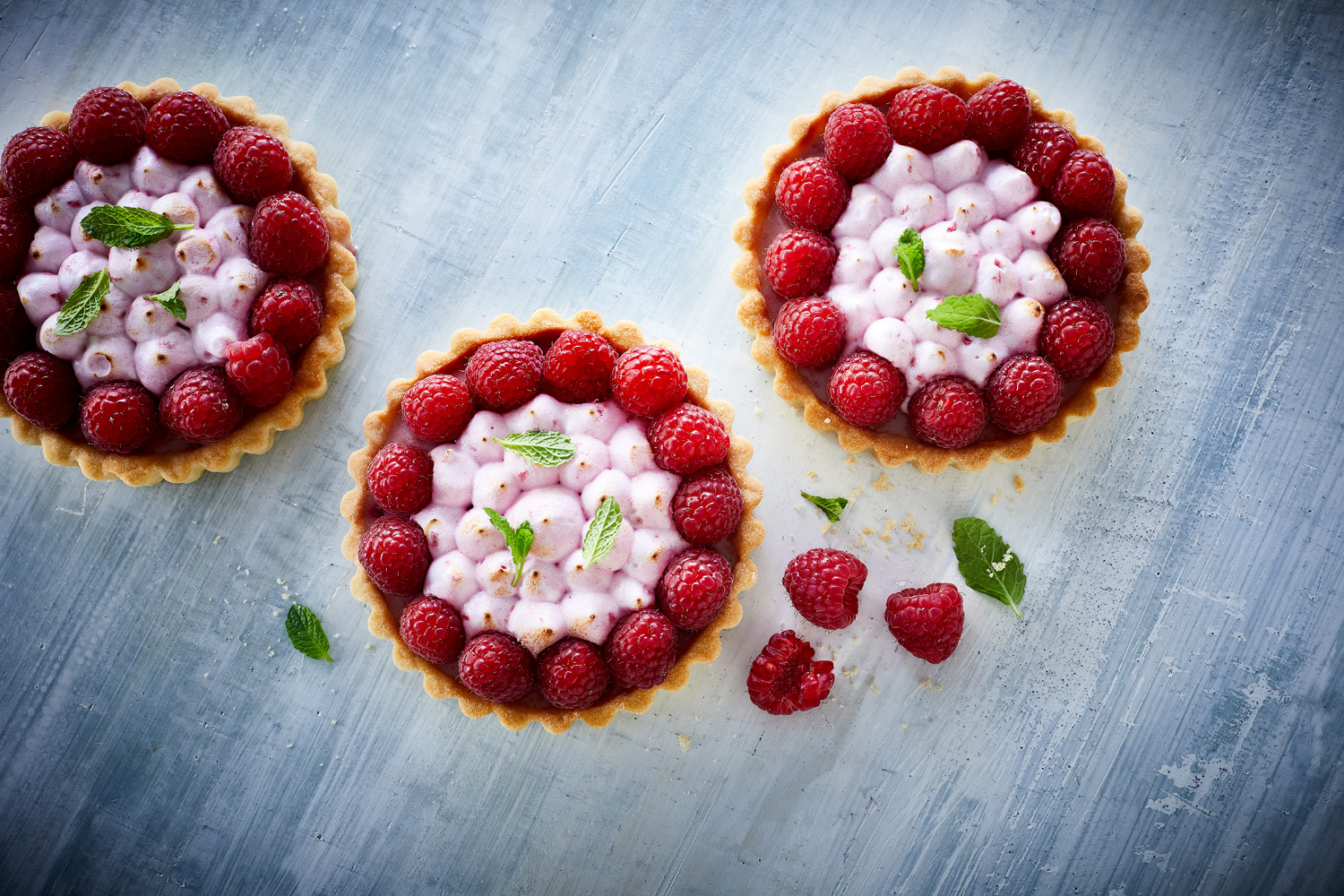 Hindbærtærte med rød marengs