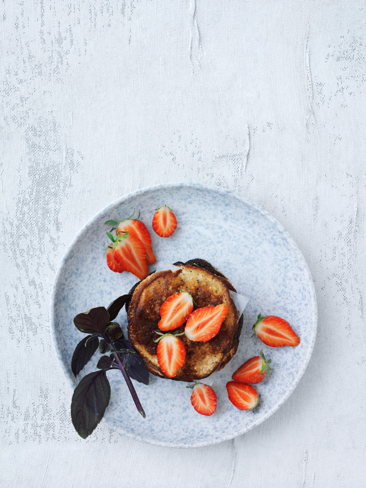 Fuldkornspandekager med ricotta og blå birkes